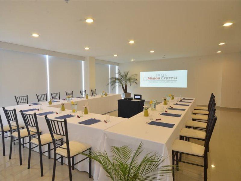 Mision Express Monterrey Aeropuerto La Fe Hotel 4*